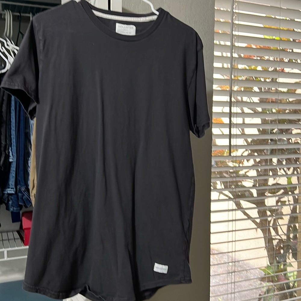 Men’s size medium, dark gray Hollister long line fit cotton T-shirt